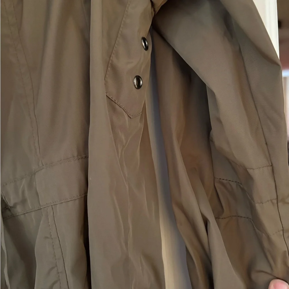 Orvis Outdoor Rain Jacket - Picture 12 of 12